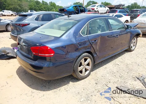 2012 Volkswagen Passat 2.5L Se z USA, uszkodzony, nr VIN 1VWBP7A36CC054506